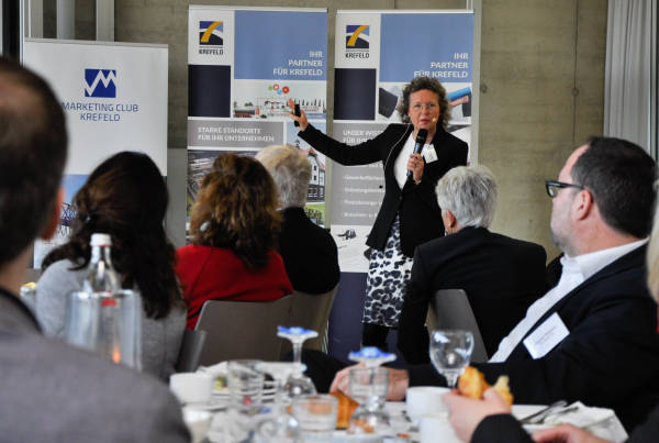 Foto: Dr. Antje Hambitzer referierte über Fördermöglichkeiten für Unternehmen