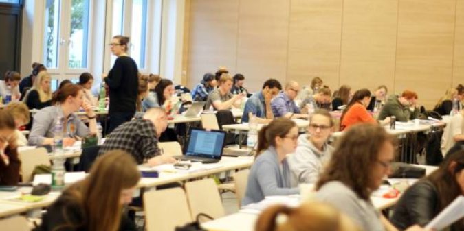 Lange Nacht an der Hochschule Niederrhein: Gemeinsam die Nacht zum Text machen