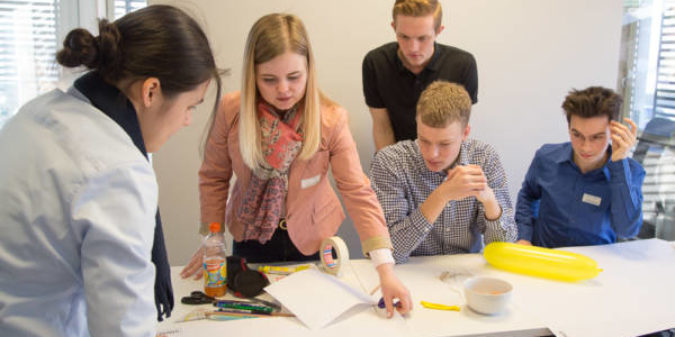 Schon während der Oberstufe ins Studium einsteigen