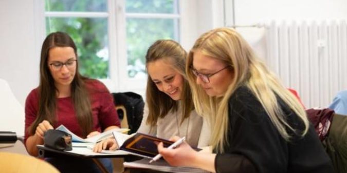 Studium Kindheitspädagogik, B.A. dual